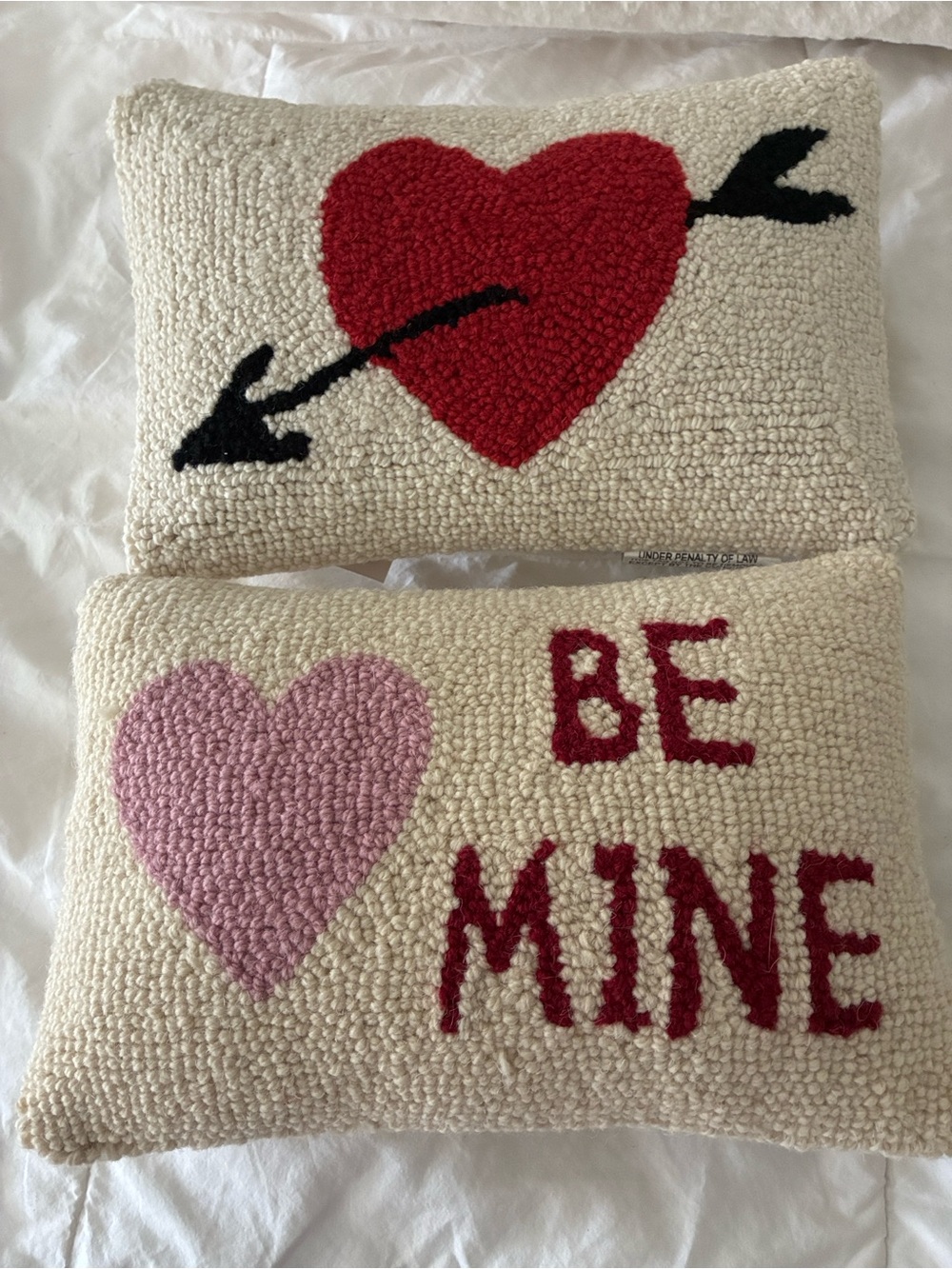 Peking Handhooked Heart Accent Pillows. 8x12”